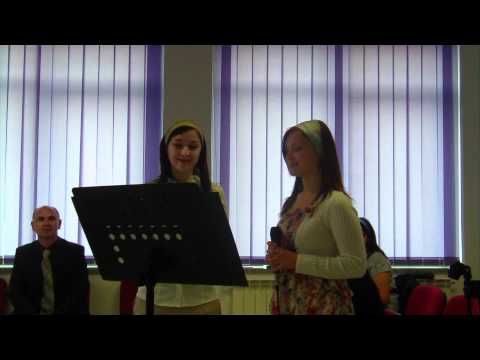 Tot mai mult - Dana si Estera Perta