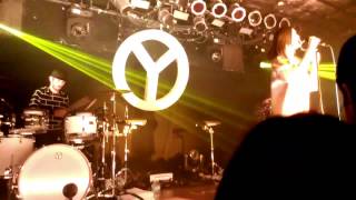 Yelle—Unillusion [Live at the Bottom Lounge HD]