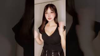 【おっぱい】乳揺れダンス tiktok #Shorts