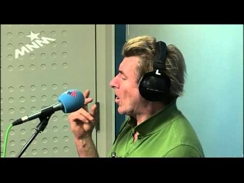 Soulsister en 'Through before we started' live in De Grote Peter Van de Veire Ochtendshow.