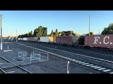 Pacific National NR81 NR76 G538 2AM5 West Footscray