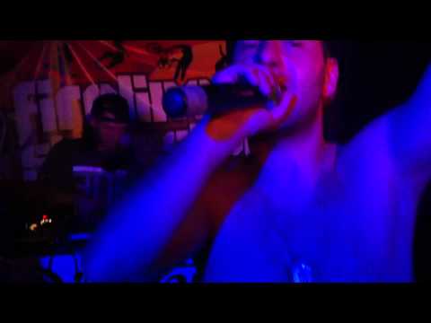 Pyskaty- Intro + Witaj w rzeźni live LOG IN TO CZIKONDA (Wrocław 13.07.2012)