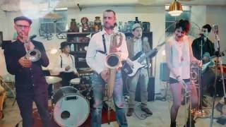 The Clockmakers - Dans Le Vent  (Official Video)