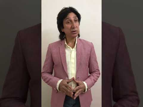 Tariq Jamil A sober Bus...