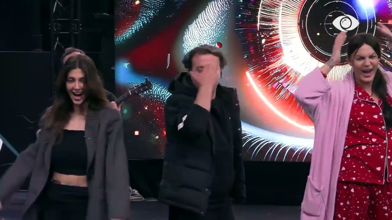 “Mjaft!”/ Banorët këndojnë teksa vijojnë provat për talent show-n: Mama mia…