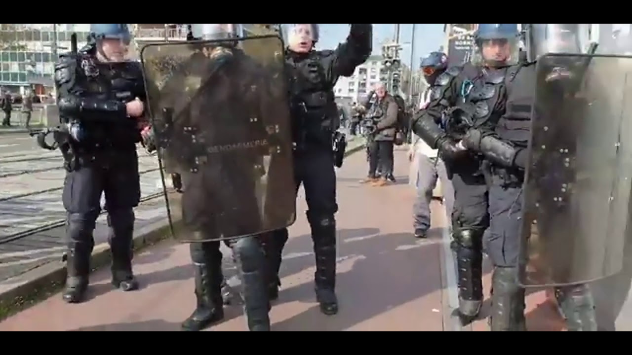Gilets Jaunes : La France, pays des droits de l'homme ! Mon cul !