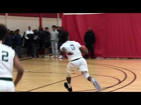 ‪Farmington/Michigan Playmakers Tariq Humes had a great game in 15U pool play