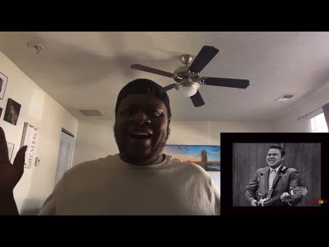 HOW IS THIS POSSIBLE ! Roy Clark - Folsum Prison Blues REACTION