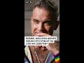 Robbie Williams, welchen deiner Hits spielst du live am liebsten? | #shorts