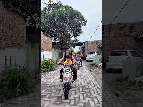 Sepeda listrik Daddy malah di tabrak kak ara & elbarack #aradanalvaro #keripikkentangmasboy #shorts