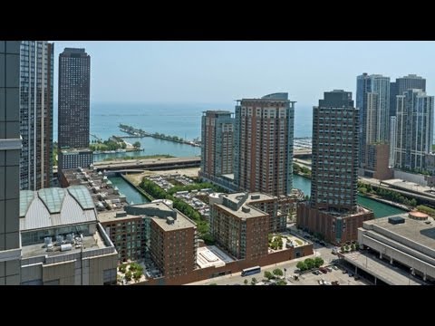 Great lake and city views from a Streeterville penthouse