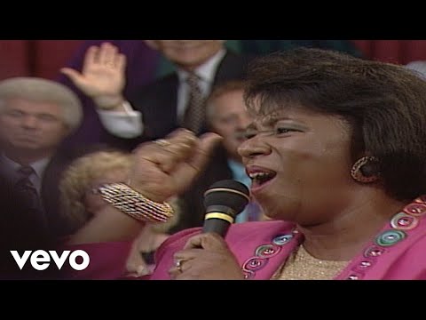Bill & Gloria Gaither - He'll Find a Way [Live] ft. Babbie Mason