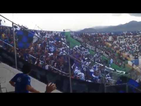 "Motagua - Saprissa, amistoso internacional. Penal, gol y fiesta en sol norte." Barra: Revolucionarios 1928 &bull; Club: Motagua