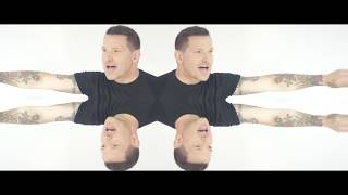 Ty Herndon: "Living In a Moment" (Dance Mix) Official Music Video