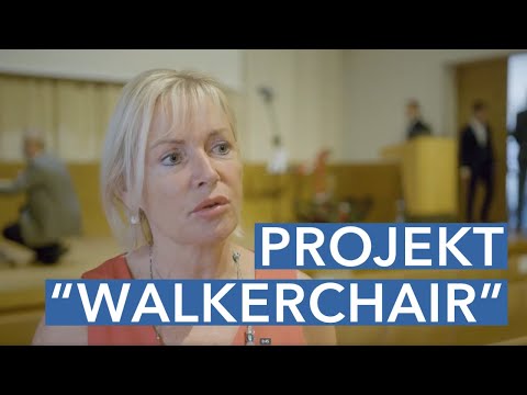 Hessens Digitalministerin Sinemus wurde an der TU Darmstadt der "Walkerchair" vorgestellt.