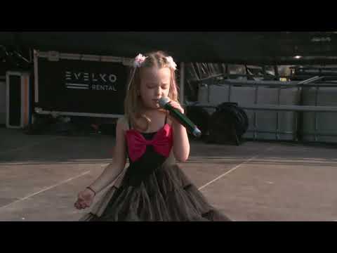 Iulia Seulean - Cine Vrea Telenovele