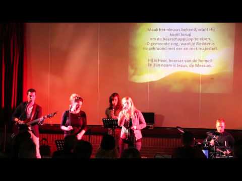 Band Online - Hij is de enige die redt - Opwekking 773