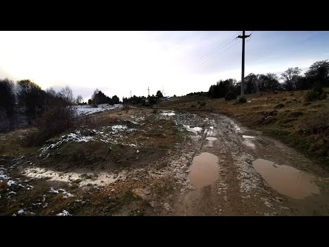 Drumul spre Vadu Dobrii, de pe valea Cernei, iarna