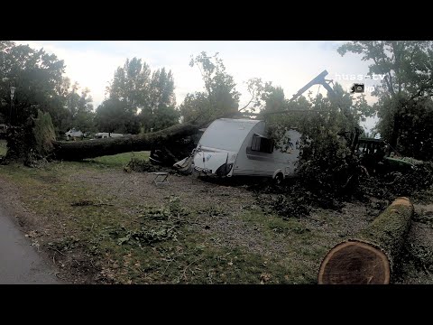 Aufräumarbeiten in Lindau-Zech am 25 .8. 2023 nach dem verheerenden Unwetter am Bodensee