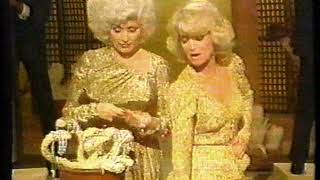 Dolly Parton &amp; Barbara Mandrell - Can&#39;t buy me Love