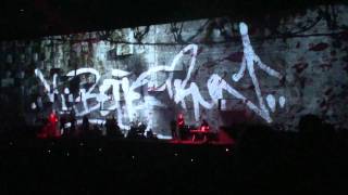 Roger Waters (HD) - The Wall (Live) - &quot;Run Like Hell&quot;