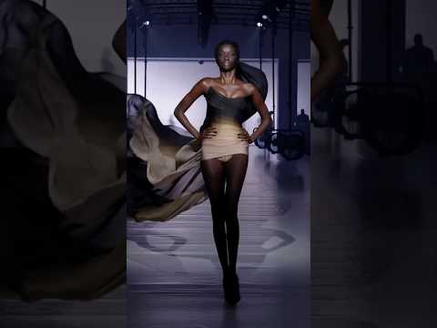 It’s Called “Anok Yai Effect”❗️ Anok Yai closing the Mugler SS24 show #anokyai #mugler #fashionshows