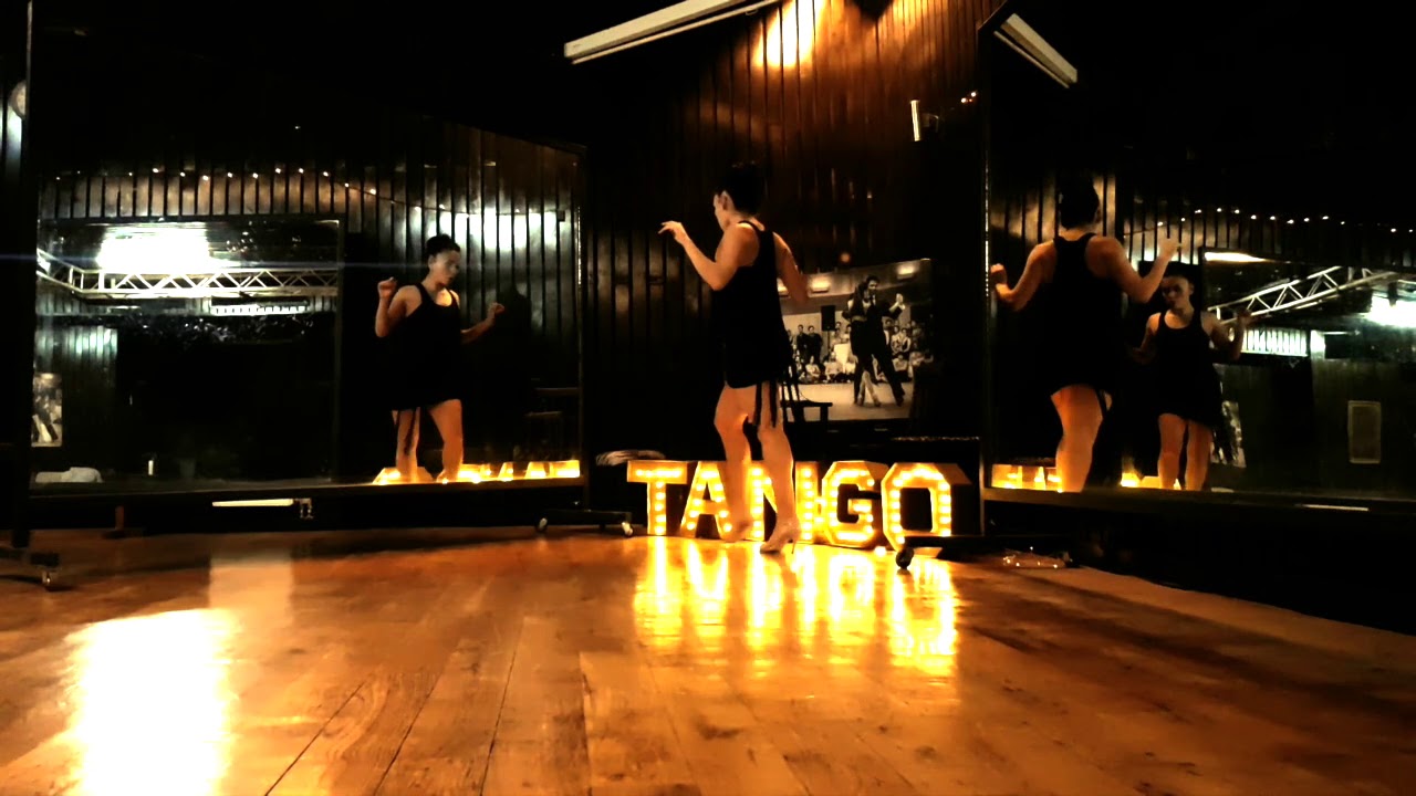 Antonella Terrazas baila El Cachivache - Solo