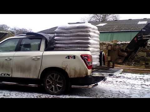 Ssangyong Musso with 1 Tonne Pallet Load