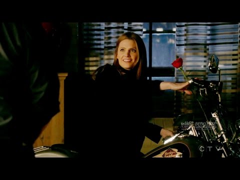 Castle 8x18 End Scene Castle &  Beckett - Her Motorcycle /bike “Backstabber” Season 8 Episode 18