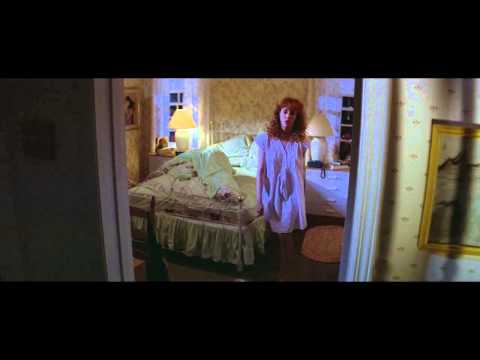 Invaders from Mars - Excerpt (1986)