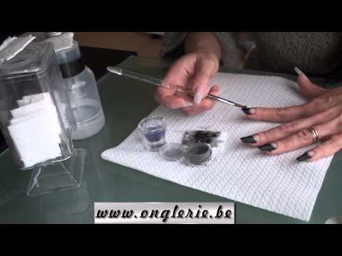 comment appliquer l'acrylique sur les ongles