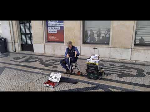 Street performer in Lisbon 1