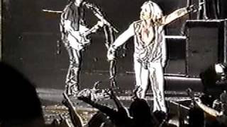Motley Crue - Primal Scream - 10-26-1997- Long island, Ny - Vince Scraps With A Fan