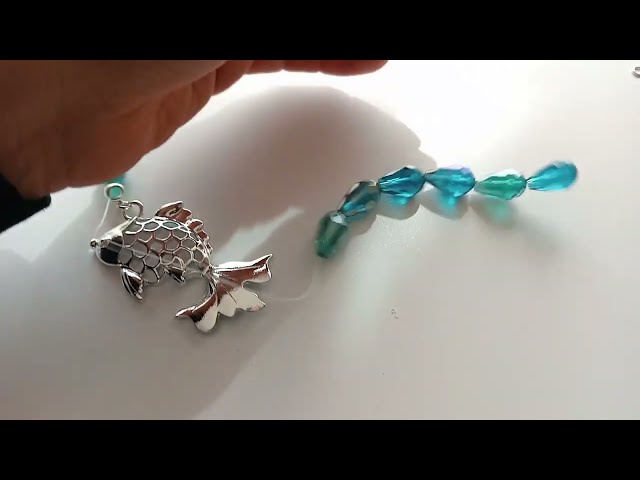 Vídeo relacionado con Collar Luminoso De Cola De Pez Creativo - Serie Luminosa Collar De Amistad Collar Que Brilla En La Oscuridad Accesorios De Joyería Que Brillan Para Mujeres Hombres Adolescentes Niñas,Azul Oscuro,Lo