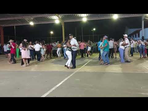 Vamos dança Forro #passossertanejos #Mamonas #roça #vidanaroça #minasgerais #vidareal  #mulherbonita