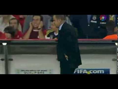 türkiye hollanda maçı pozisyonları 3 umut bulut kafa vuruşu