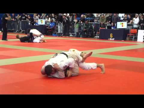 Charles Negromonte vs Hassine Azarkan - IBJJF London Winter Open 2016 - Black Adult - Heavy
