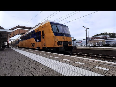 DDZ vs. ICMm: Full speed intercities cross each other at Putten - Fly-by -