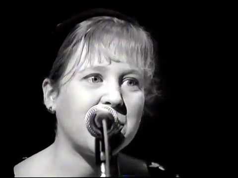 THROWING MUSES-COUNTING BACKWARDS-THE LATE SHOW-BBC 2 1991