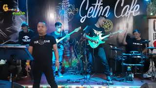 Download lagu Bis Kota | Trauma - God Bless | Covered by Minyak Angen Band at Getha Cafe mp3