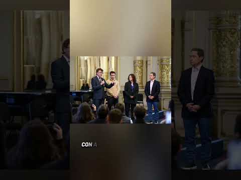 Al Teatro Colón con Tu Barrio al Colón!!!!Aclaro: son 400 entradas + 1 acomp.por entrada. Total 800.