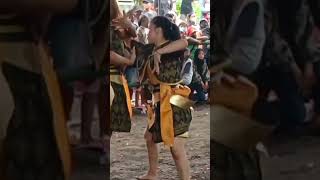 Download lagu Jathilan Putri Ndadi Turonggo Bayu Seta #shorts mp3