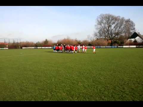 DVOL D3 kampioen, veld betreden