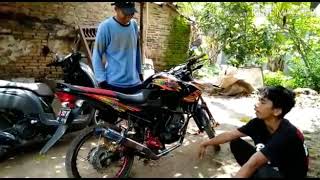 Download lagu Budak hayang duit. Nggs boga duit bingung. mp3 Download lagu Budak hayang duit. Nggs boga duit bingung. mp3