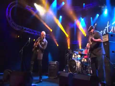 Larry Carlton Trio - Live Performance #6 - Estival Jazz - Lugano 2011