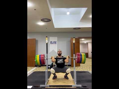 Akbar Djuraev (110) 260 kg front squat double