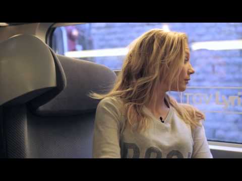 In TGV Lyria with... Caroline Vigneaux (Interview)