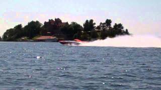 preview picture of video 'Aquamania turbine boat passing by Singer Castle 2011 Alex Bay Poker Run'