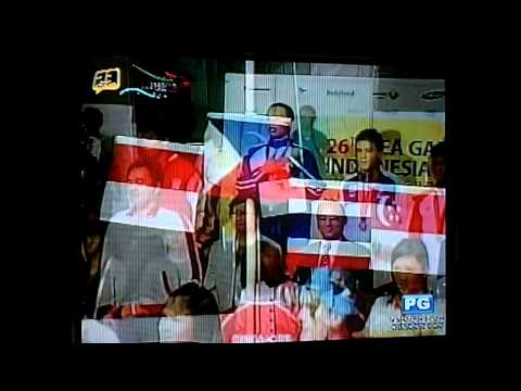 2011 SEA Games Boxing Charly Suarez medal ceremony