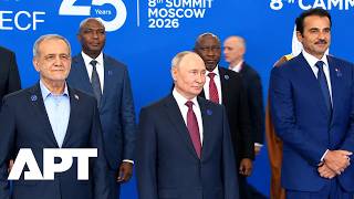 Download lagu Putin Poses for Family Photo With Pezeshkian and Qatar's Emir at Moscow Gas Summit | GECF 2026 | APT mp3